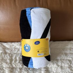 Pokémon x Target - Ultimate Beach Towel Dive Ball