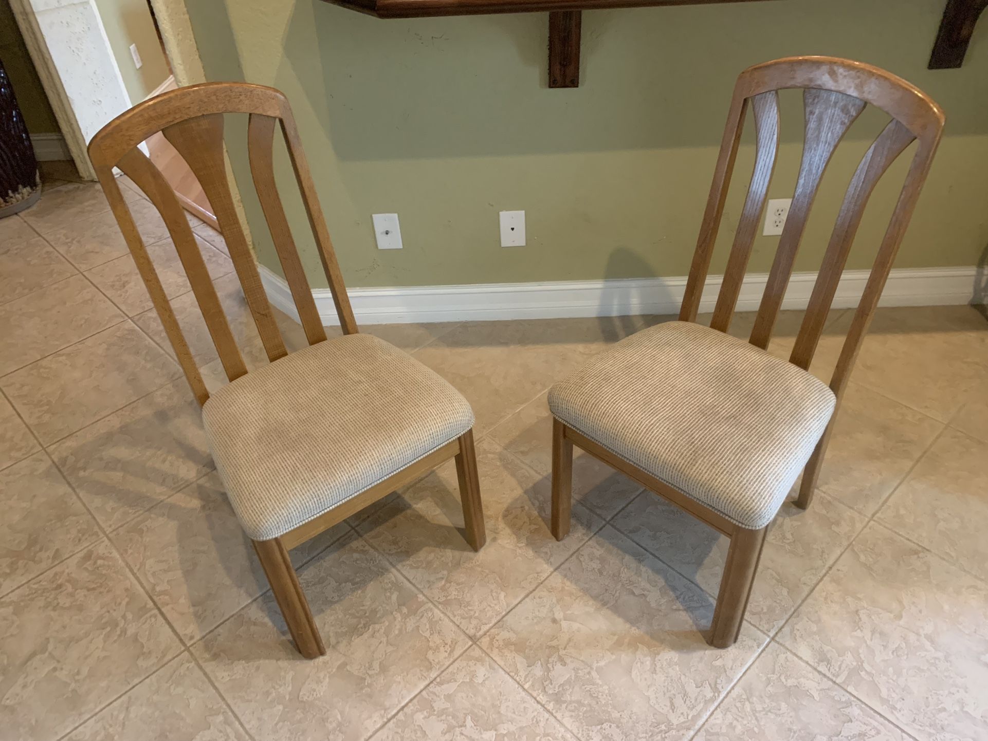 2 Dining Chairs