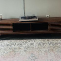 TV Stand / Entertainment Console 