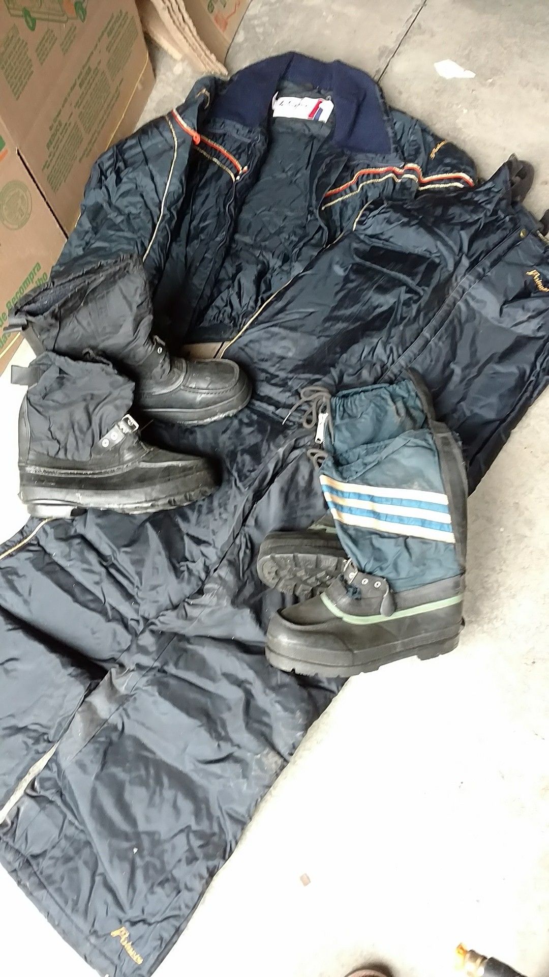 Men's size large snowmobile jacket men's size large snowmobile bib overalls . Men's size 9 in men's size 8 boots all $35.