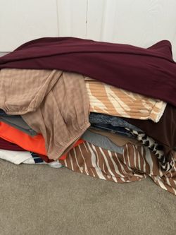 REDUCED- Over 50 Women’s Clothing Items