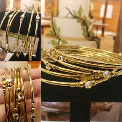  Beautiful Vintage set , Bracelet, 6 Items, crystal stones, two bracelet have 1 0r 2 missing crystal, good condition, Price Reduced!! #948
