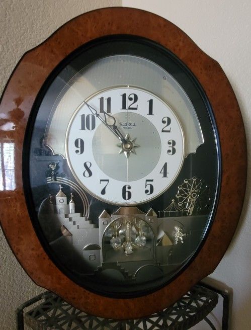 Quarts Small World Rythm Clock