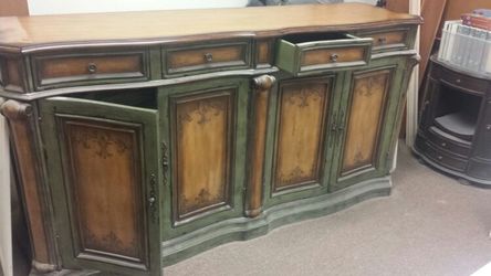 Buffet/ dresser/