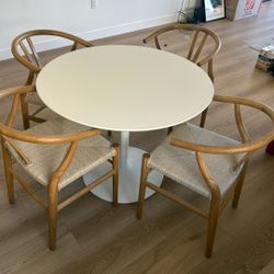 Dining Table + 4 Chairs