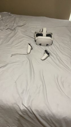 Meta quest 3s vr headset 2 controllers great condition