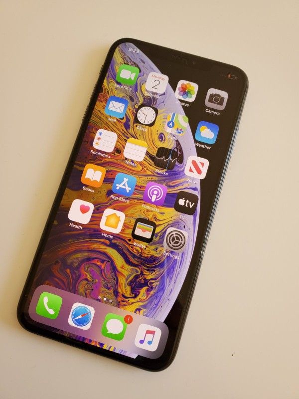 iPhone XS Max , Unlocked for All Company Carrier, Excellent Condition like New