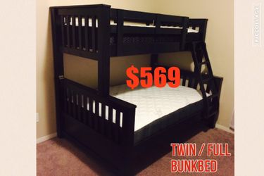 Twin/full bunkbed with mattresses