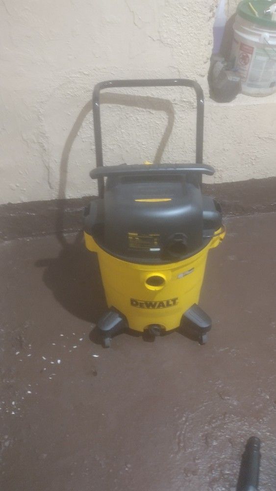 16 Gallon Wet/Dry Vacuum