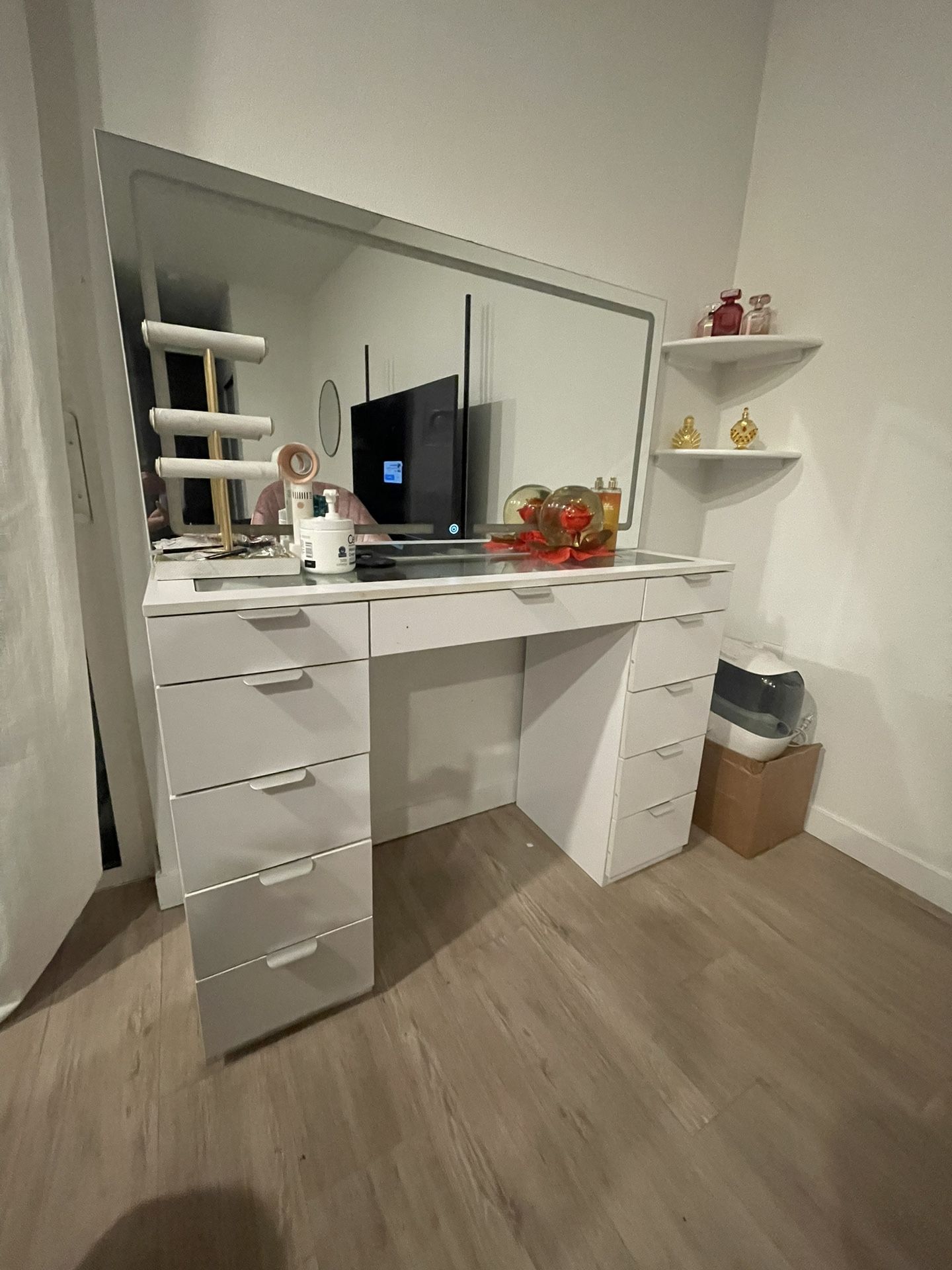 Make up vanity desk