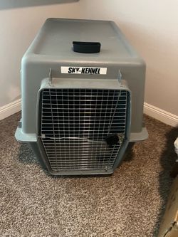 Large dog kennel approved for air travel