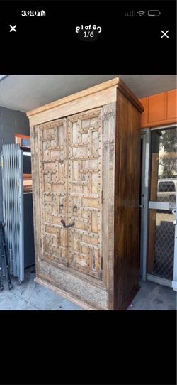 Antique beautiful amor Cabinet