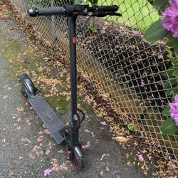 Electric Scooter With Bluetooth Control Up To 20m/hr