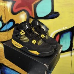 Jordan 4 “Thunder”
