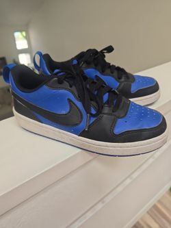 Boys nike shoes