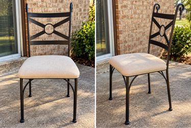 Beautiful Set of 2 Dining / Patio Chairs – Great Condition!