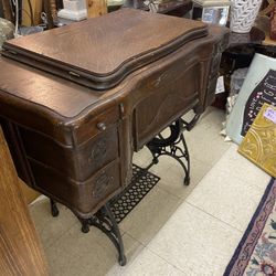 Vintage Sewing machine 
