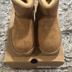 Ugg Classic Mini 