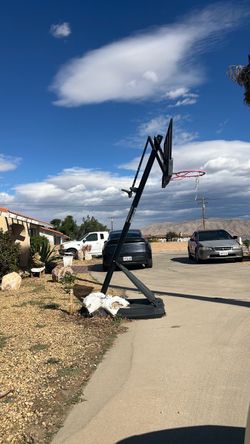 Spalding adjustable basketball court does need new net