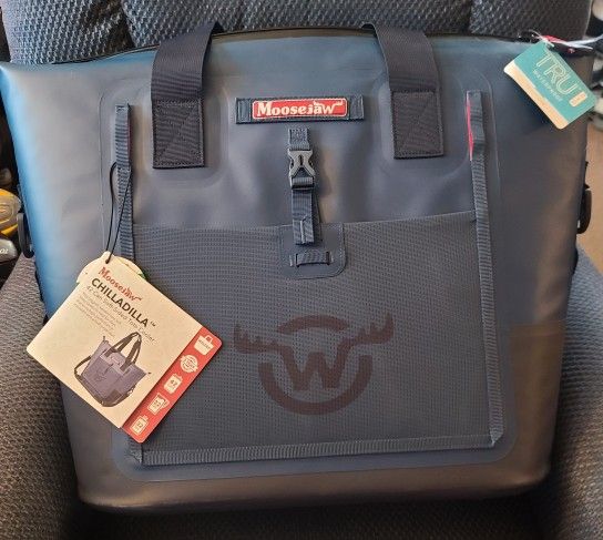 Brand New Moosejaw Chilladilla 42 Can Soft-Sided Tote Cooler