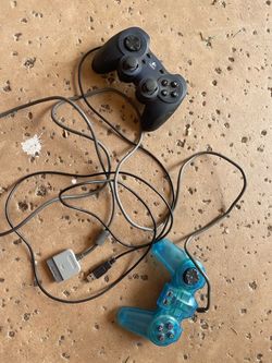 Lot of 2 Wired PC Game Controllers