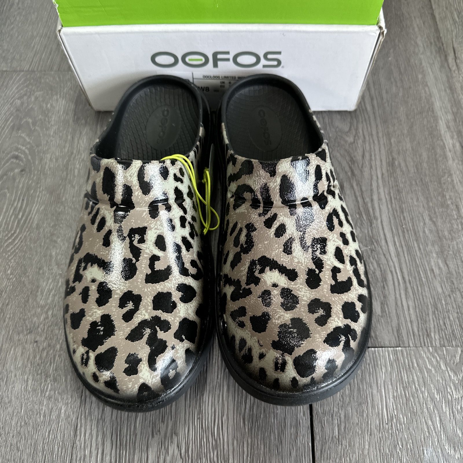 OOFOS Oocloog Limited Edition Cheetah Leopard Print Comfort