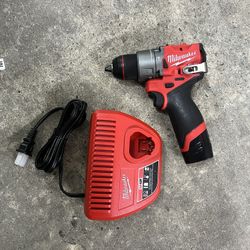 Miwlaukee Fuel M12 Gen 3 Hammer Drill Kit 