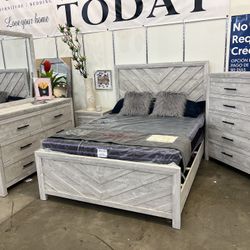 QUEEN BED SET