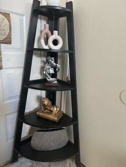 Corner shelf Corner shelf