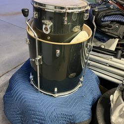 Pearl Drum Set