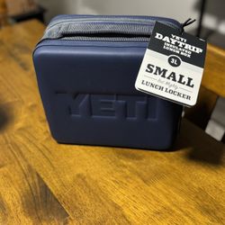 YETI DAYTRIP 3L Lunch Box Insulated Navy Blue New With Tags Retails for 70