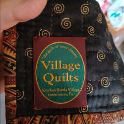 Village Quilts with sunflower design; 34x34