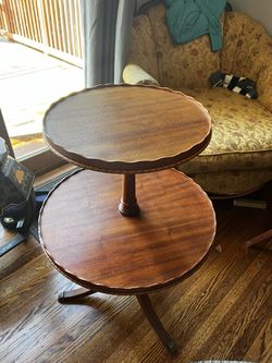 Reduced $100 Very nice Wabash antique mahogany Duncan Phyfe pie crust tiered table  Thumbnail