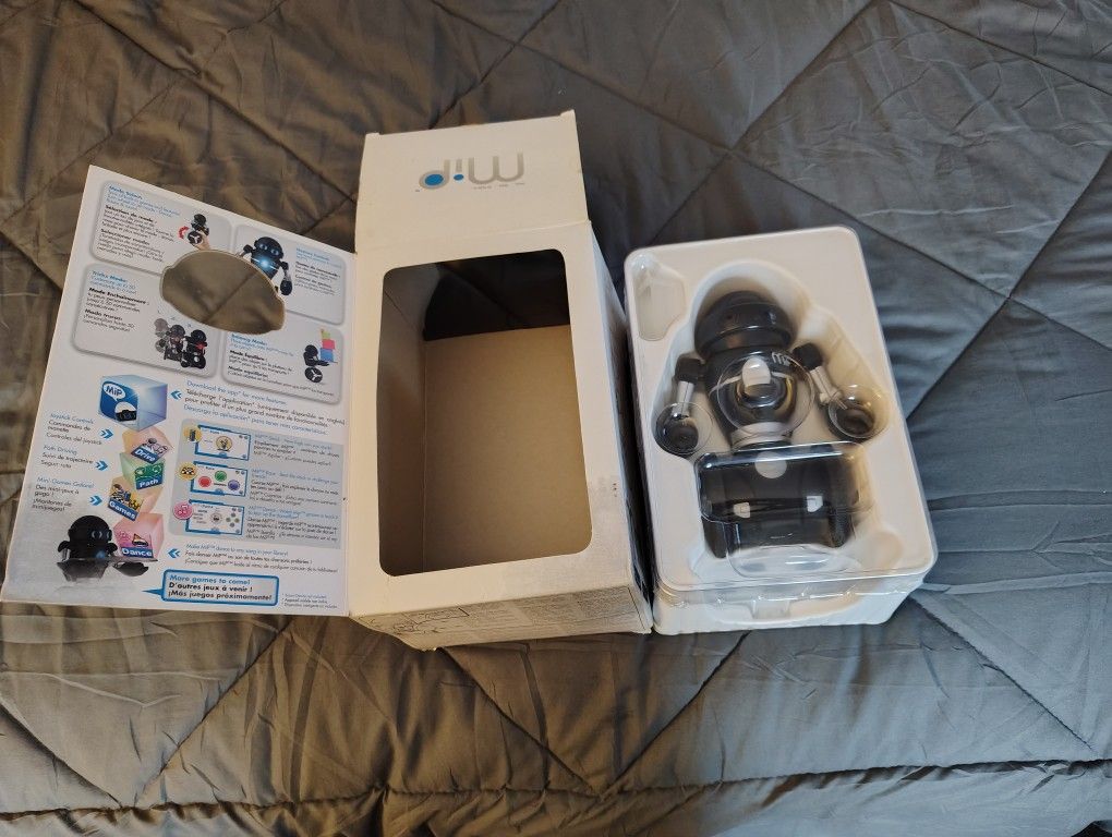 Brand New Motion / Battery Operated Robot