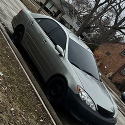 2005 Toyota Camry LE