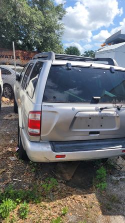 NISSAN PATHFINDER 4X4