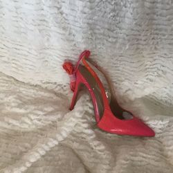 Brand New Never Worn 8.5 Women’s Ombré Pump