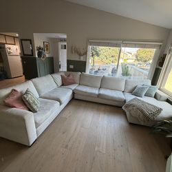 WHITE SECTIONAL COUCH