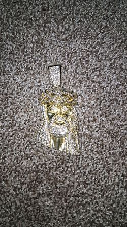 Jesus pendant Gold
