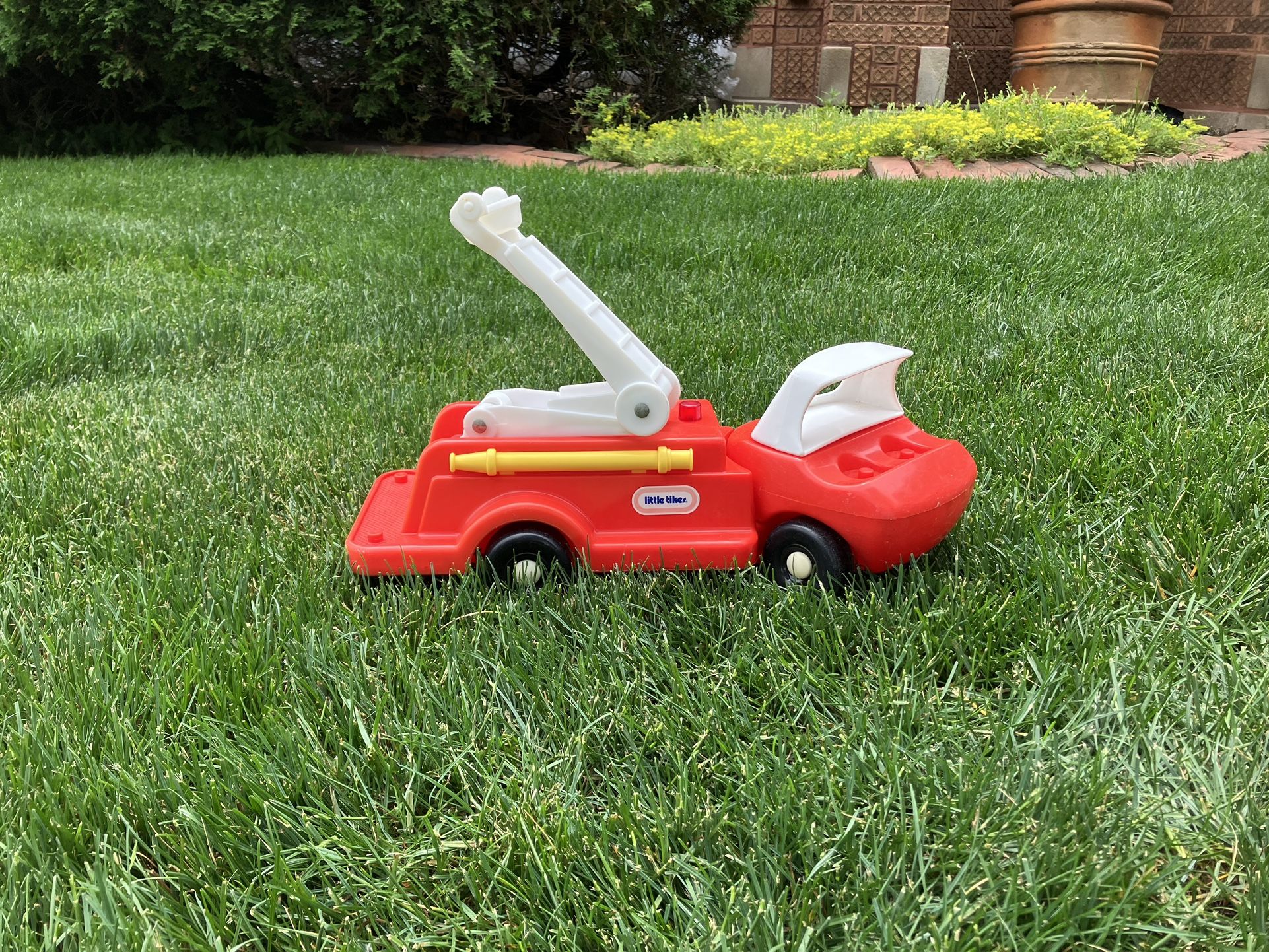 Little Tikes Fire Engine