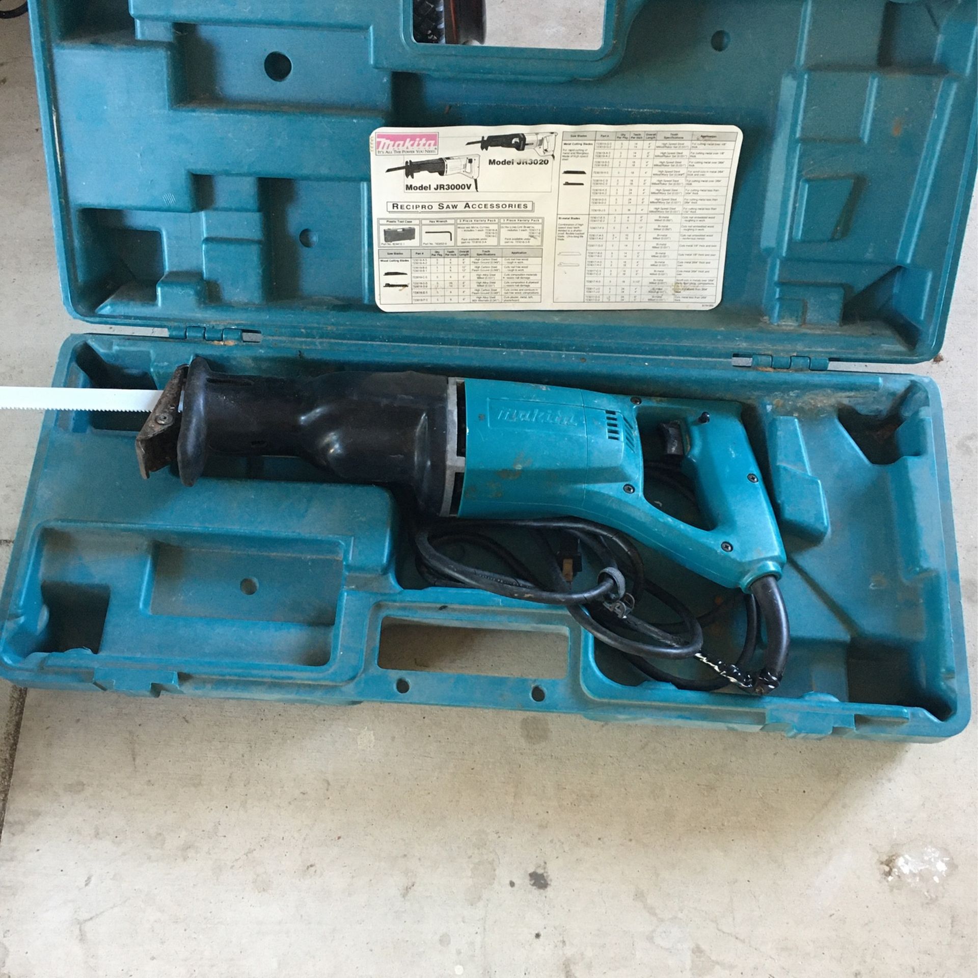 Makita recipro saw jr3000v hotsell