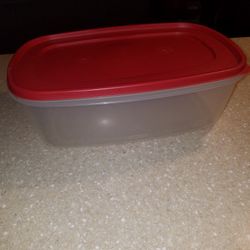 Rubbermaid Large Plastic Food Storage Container w/Lid