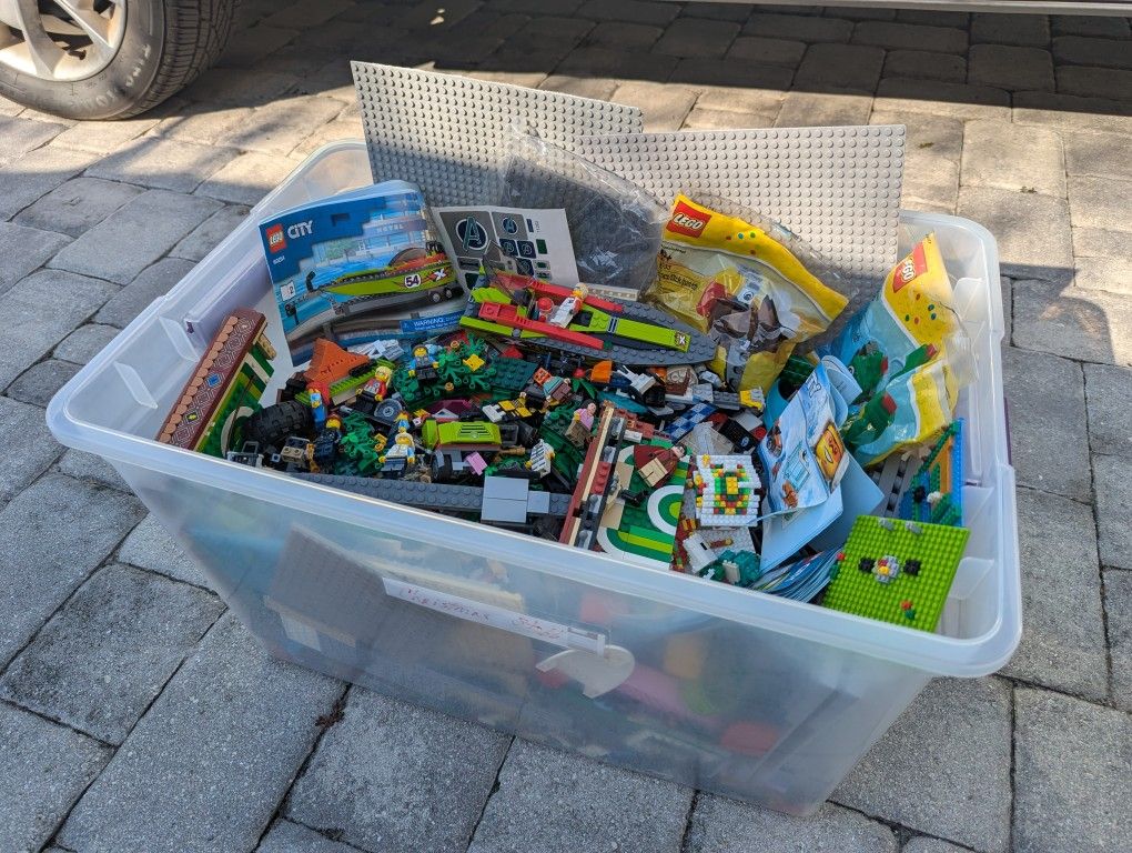 Lots of Legos - Harry Potter, Scooby Doo, Space, Arctic, etc.