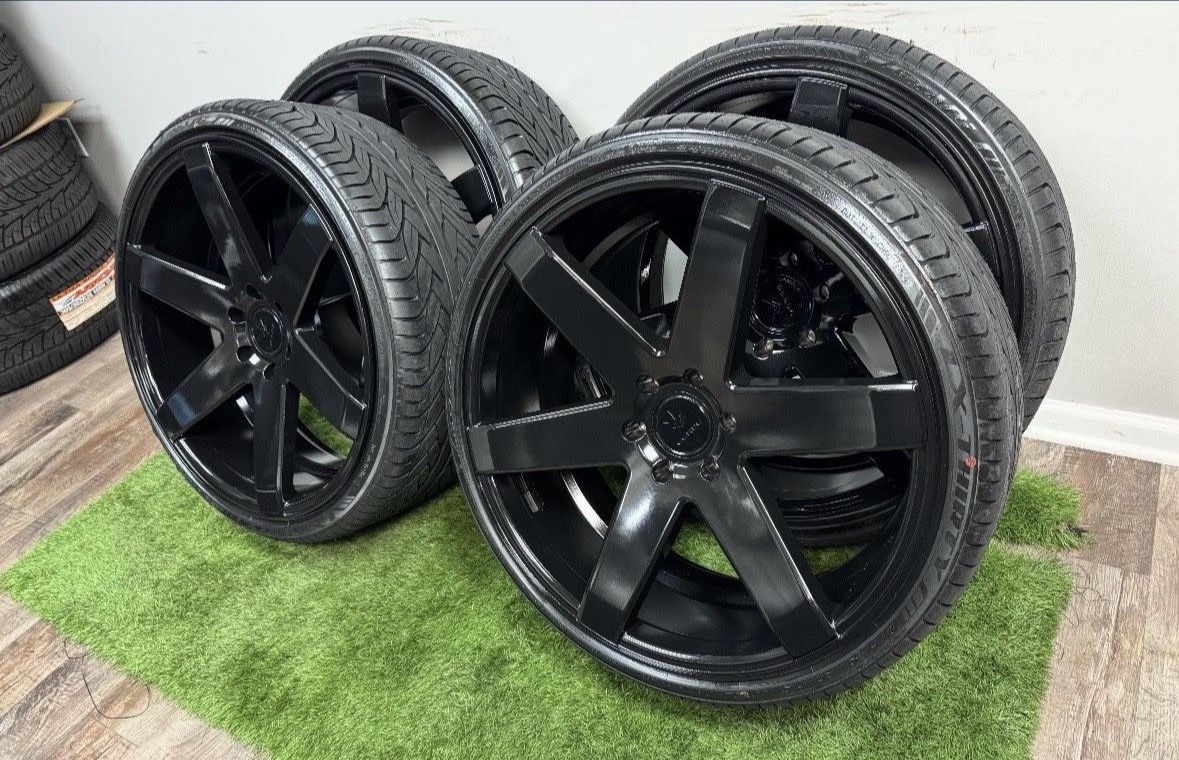 New 24 inch gloss black wheels with lexani 275/30R24 tires