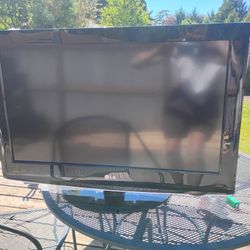 32" LG Flat Screen TV