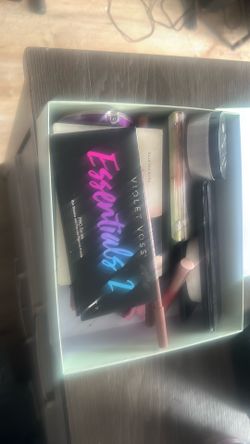 Makeup (a lot of items)