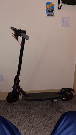 VOLPAM Electric Scooter – Runs Great, Charger Included