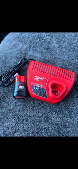 Milwaukee M12 Battery & Charger Kit New
