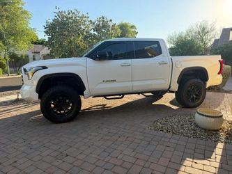 2023 Toyota Tundra CrewMax