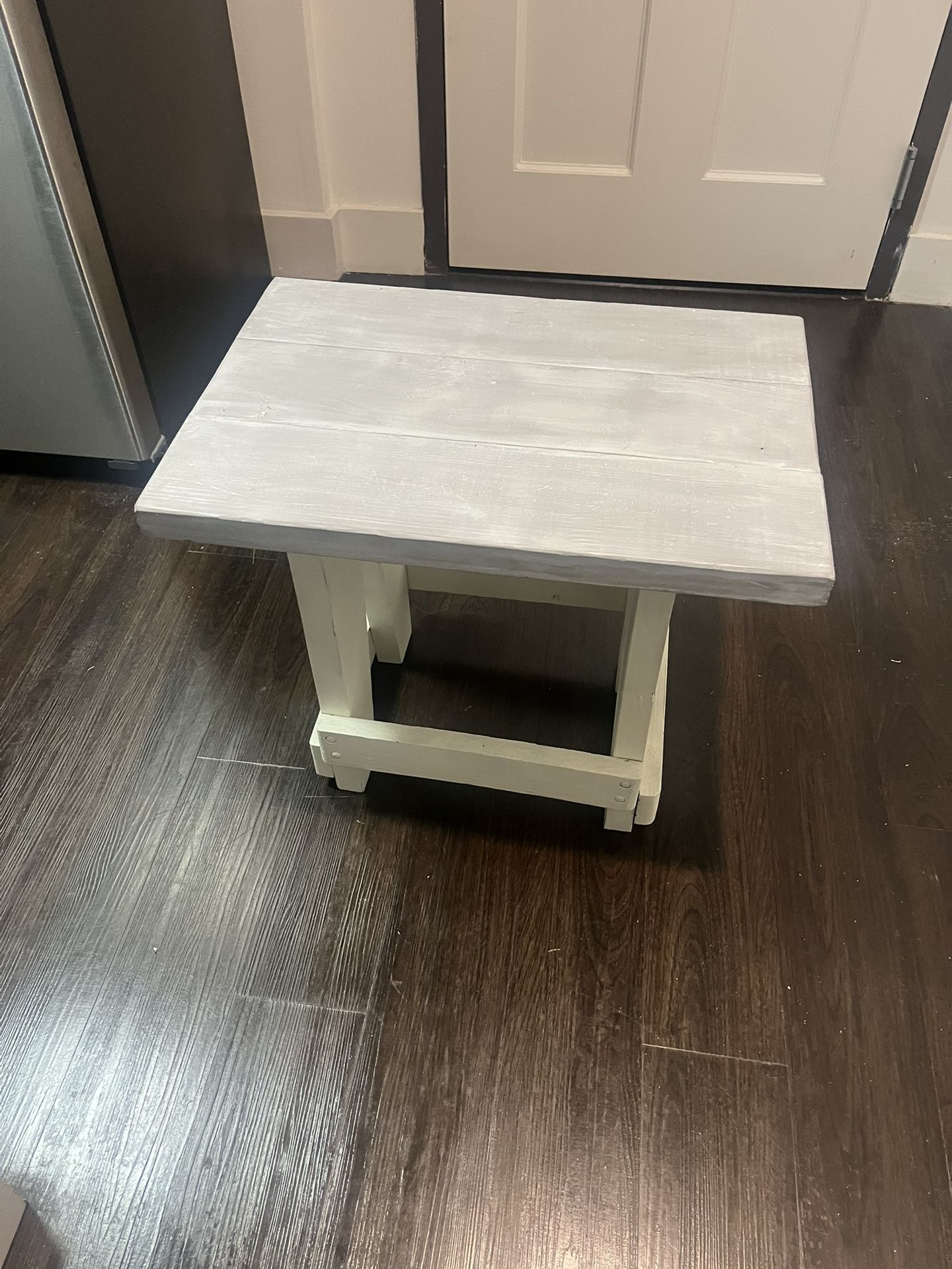 Farmhouse End Table